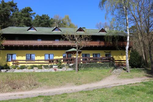 B&B Schenkendöbern - Hotel und Restaurant Karpfenschänke - Bed and Breakfast Schenkendöbern