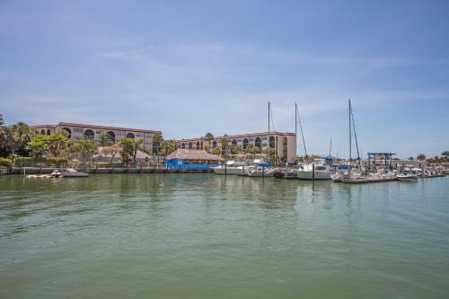 Anglers Cove A303 - image 3