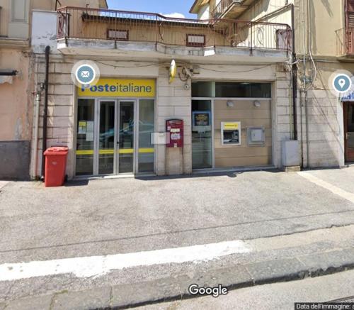 Üzletek, Station's Room in Avellino