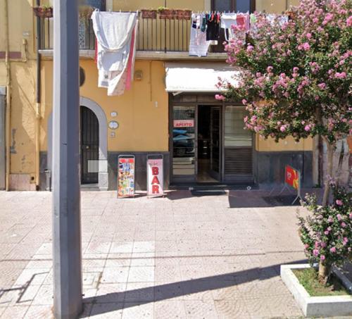 Üzletek, Station's Room in Avellino
