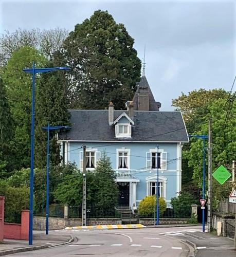 La Maison Bleue « La Charade » – Thaon-les-Vosges, NM