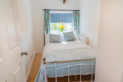 Court Cottage - main image