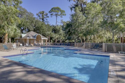 Wonderful luxury condo with great golf views K Bed Beach gear & bike rentals thumb 4