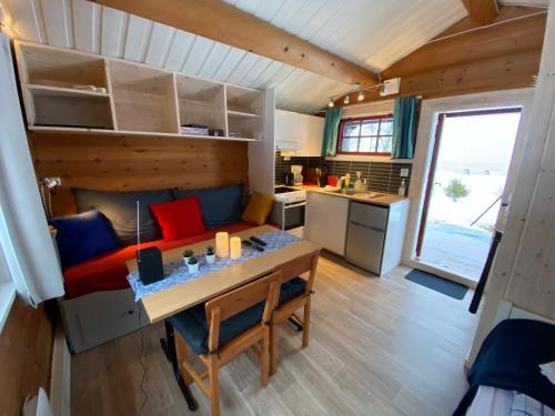 桑德維肯露營酒店 (Sandviken Camping) in 艾斯特比格德