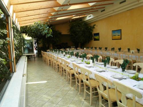 ห้องอาหาร, Weinhotel Kirchenwirt in กอลส์
