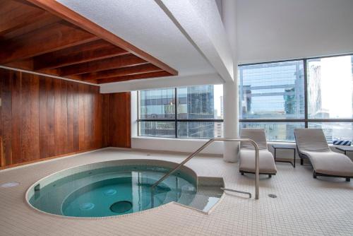 Piscină, Sandman Signature Edmonton Downtown Hotel in Edmonton (AB)