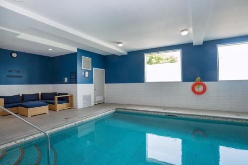 Úszómedence, Sandman Hotel Vernon in Vernon