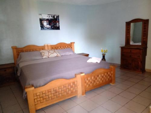 Hospedaje San Antonio Tepoztlán. Room Type - Standard King Room