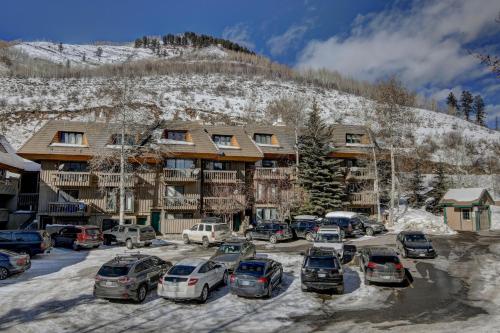 Vail Condo Free Parking Walk to Shuttle