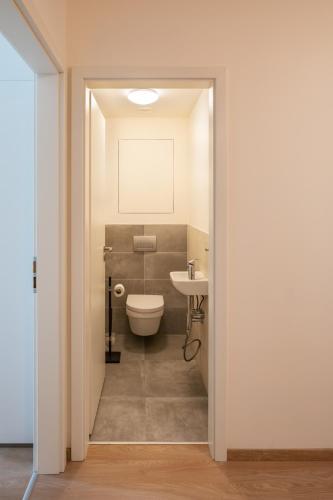 Prague Days - Exclusive Condo in Trendy Neighbourhood, Прага (фото 10)