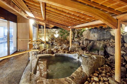 Tắm suối nước nóng, Dogo Onsen Yamatoya Honten in Matsuyama