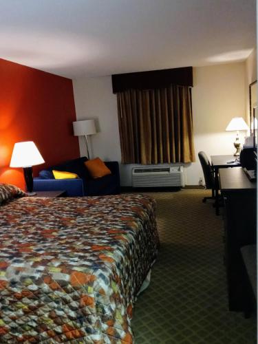 Country Hearth Inn & Suites - Kenton