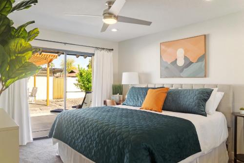 Fairmount House - Modern & Sophisticated Home With Large Backyard! - image 3