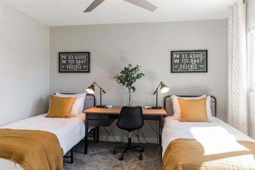 Fairmount House - Modern & Sophisticated Home With Large Backyard! - image 11