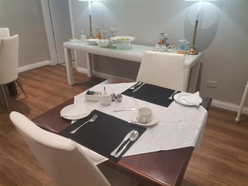 Seadmed, Rosebank Lodge Guesthouse by Claires near Zoo Lake Park