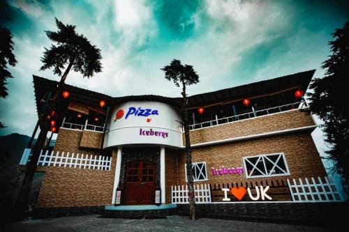 Pintu masuk, Icebergs Hotel in Ram Gaon
