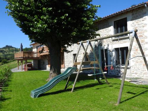 Gîte Saint-Bonnet-le-Courreau, 4 pièces, 8 personnes - FR-1-496-219 gîte à louer Prélion