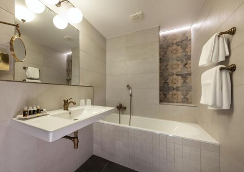 EFI SPA HOTEL - image 13