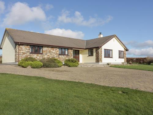 Kerris Vale, St Wenn, Cornwall