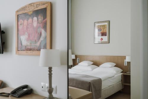 Art Hotel - image 11