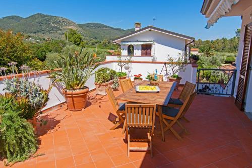  La Terrazza - Splendido trilocale a Lacona in 57031 Lacona