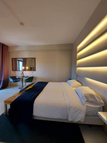Superior Double or Twin Room with Pool View