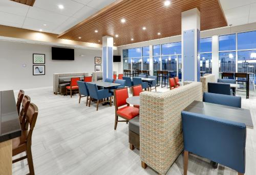 Holiday Inn Express And Suites Kermit By IHG - 바/라운지