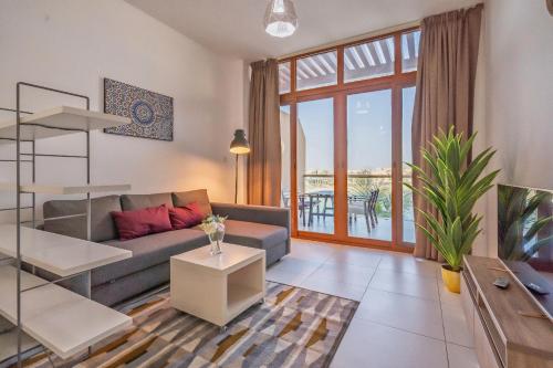 Elegant Sea View Studio in Palm Jumeirah