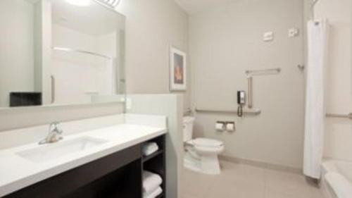 Queen Studio - Hearing Accessible