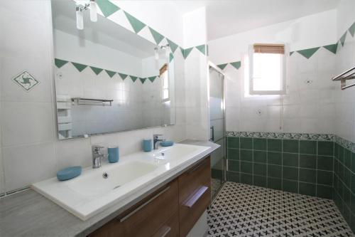 Maison 8per avec piscine - image 12