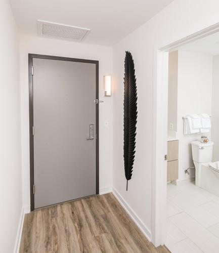 2BR Elegant Luxury Suite With Gym & Pool By ENVITAE