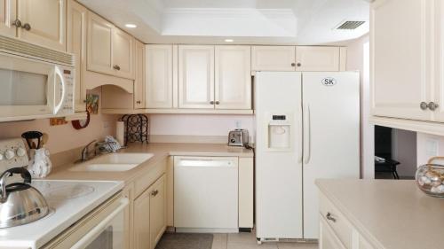 Beautiful Apartment with first class amenities on The Anchorage Siesta Key Apartment 1006 - image 3