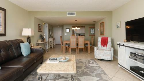 Luxury Contemporary Style Apartment on The Anchorage Siesta Key Apartment 1001 - image 3