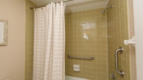 Luxury Contemporary Style Apartment on The Anchorage Siesta Key Apartment 1001 - image 8