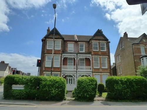 Top floor flat with sea view - Apartment - Herne Bay