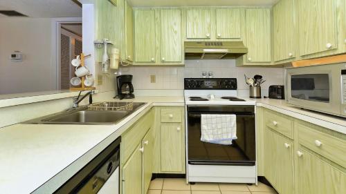 Rent the Perfect 2 Bedroom Apartment on The Anchorage Siesta Key Apartment 1009 - image 8
