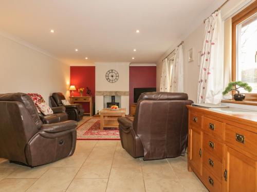 Meadowside, Truro (photo 6)