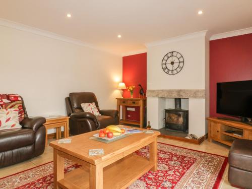 Meadowside, Truro (photo 7)