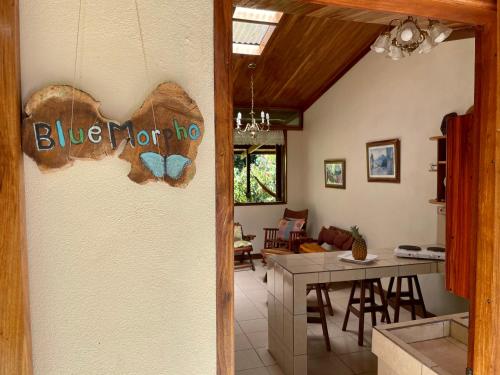 Finca Isla Rainforest Retreat in 阿雷納