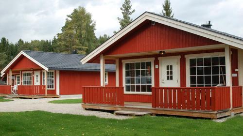 Beverøya Hytteutleie og Camping Room Type - Three-Bedroom Cottage with Hot Tub