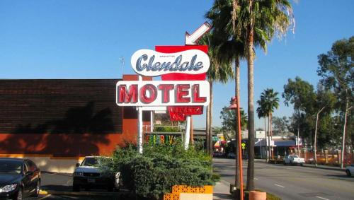 . Glendale Manhattan Motel
