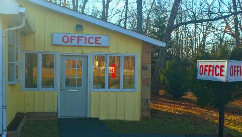 Country Place Inn and Suites White Haven in White Haven, USA