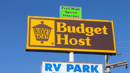 Golden Wheat Budget Host Inn