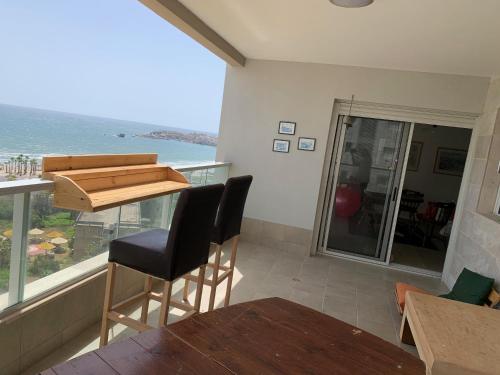Balcony/terrace, Acre sea view 11th floor apartment in Acre
