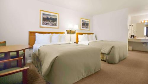 Double Room with Two Double Beds - Non-Smoking