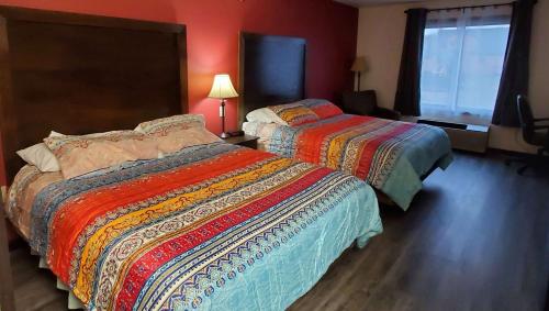 2 queen beds