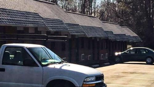 Budget Inn Franklinton - image 3