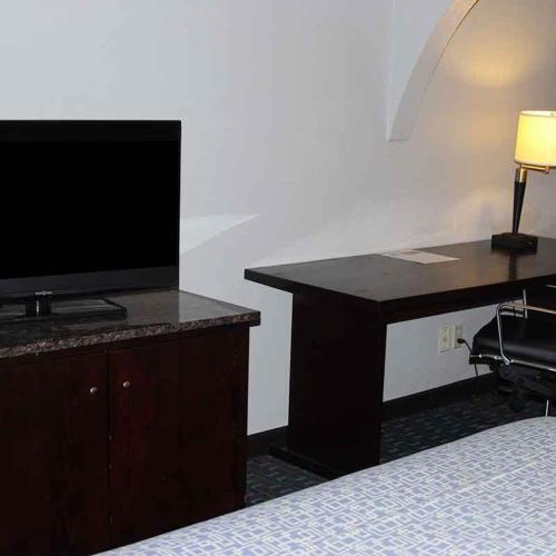 Express Inn & Suites Trion - image 5