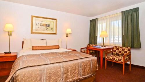 Magnuson Hotel Manitou Springs - image 9