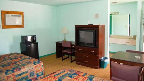 American Inn & Suites Childress - image 7